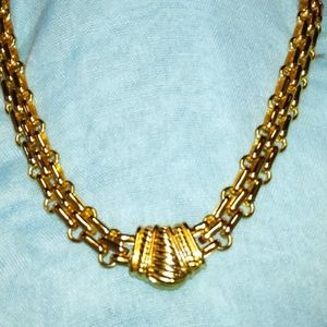 3-8-35 beautiful goldtone necklace 16"